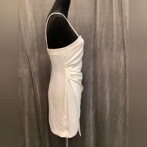 Elegant White Spaghetti Strap Dress - Picture 4 of 4